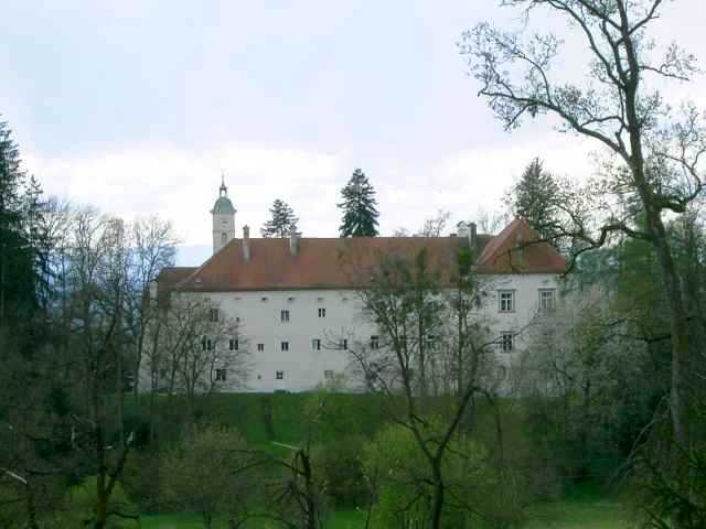 Schloss-Hinterseite.jpg